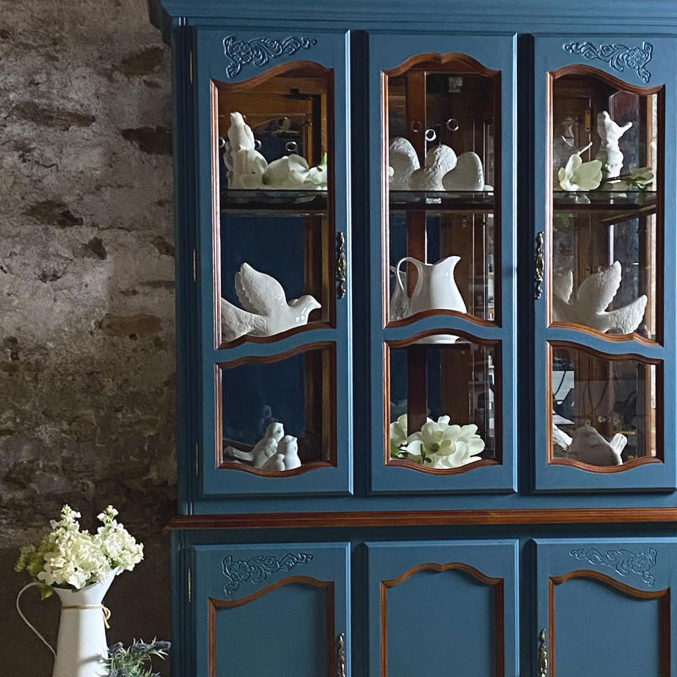 Deep Blue Oak Vitrine